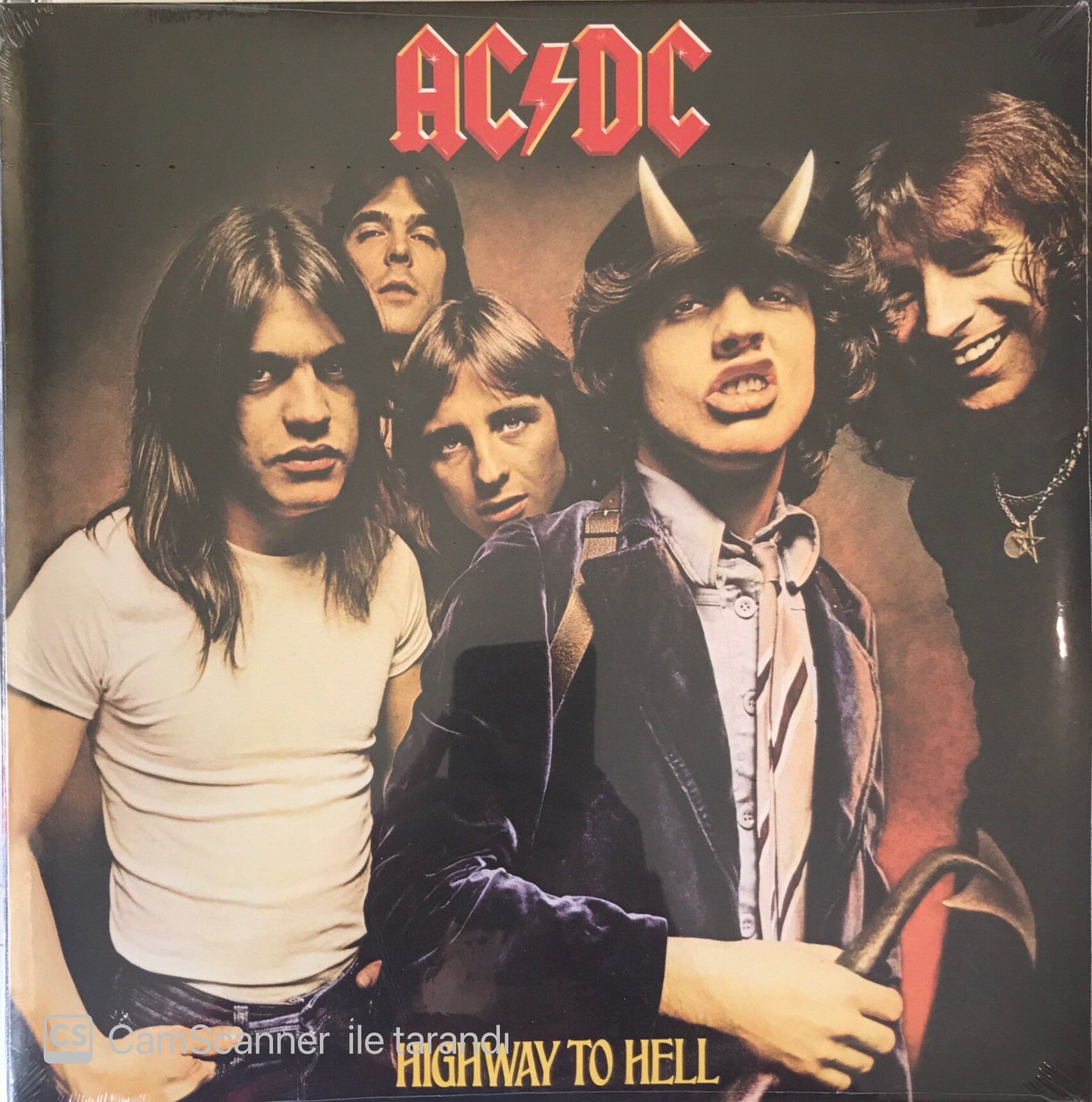 Ac dc альбомы. Группа AC/DC 1974. AC/DC Highway to Hell 1979 обложка. AC DC 1979 альбом. AC DC 2021.