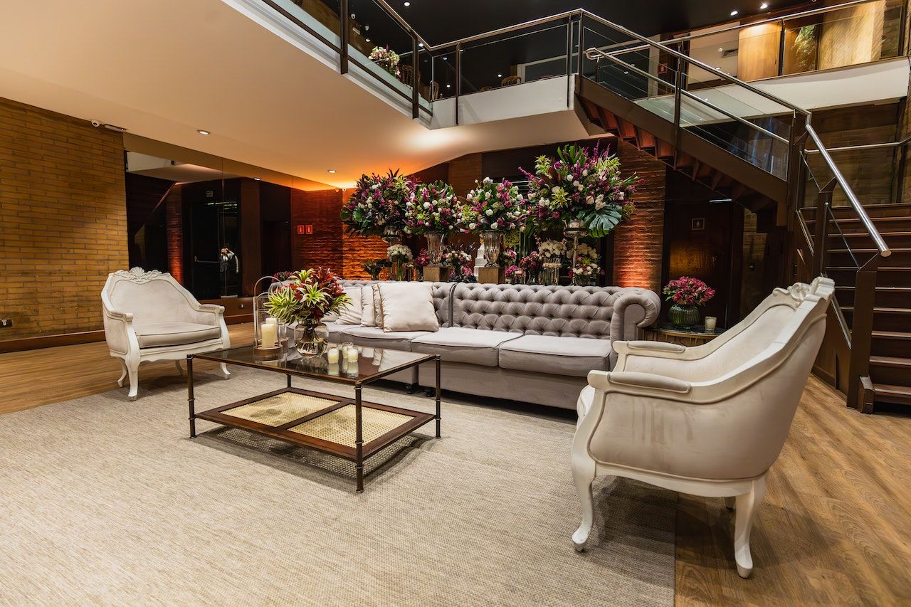 What Should You Consider When Choosing a Sofa Set?