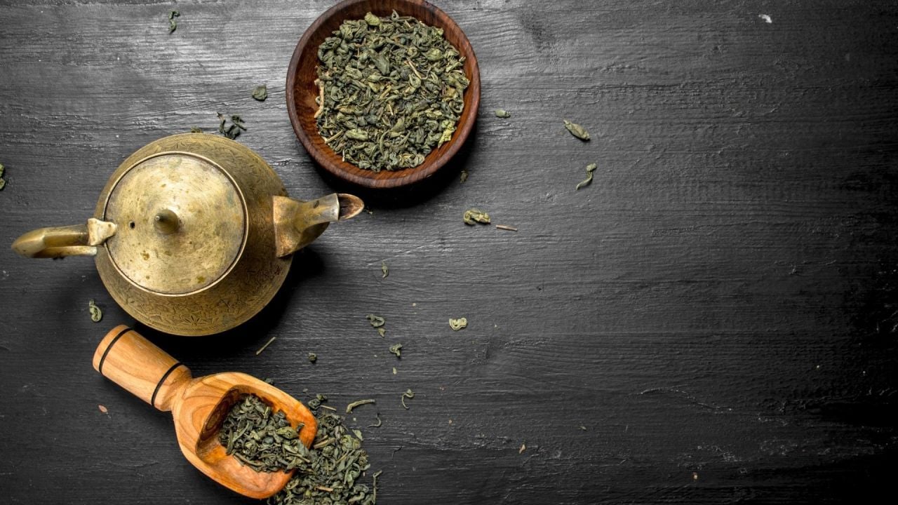 Green tea lowers cancer risk