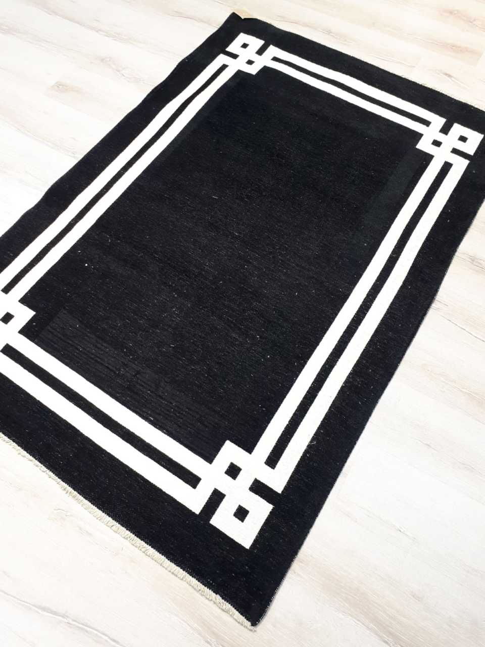 Turkmen Hali Heryerehali Turkmen Hali Palermo 6132 Siyah Beyaz Cift Tarafli Kilim 120x180 Cm