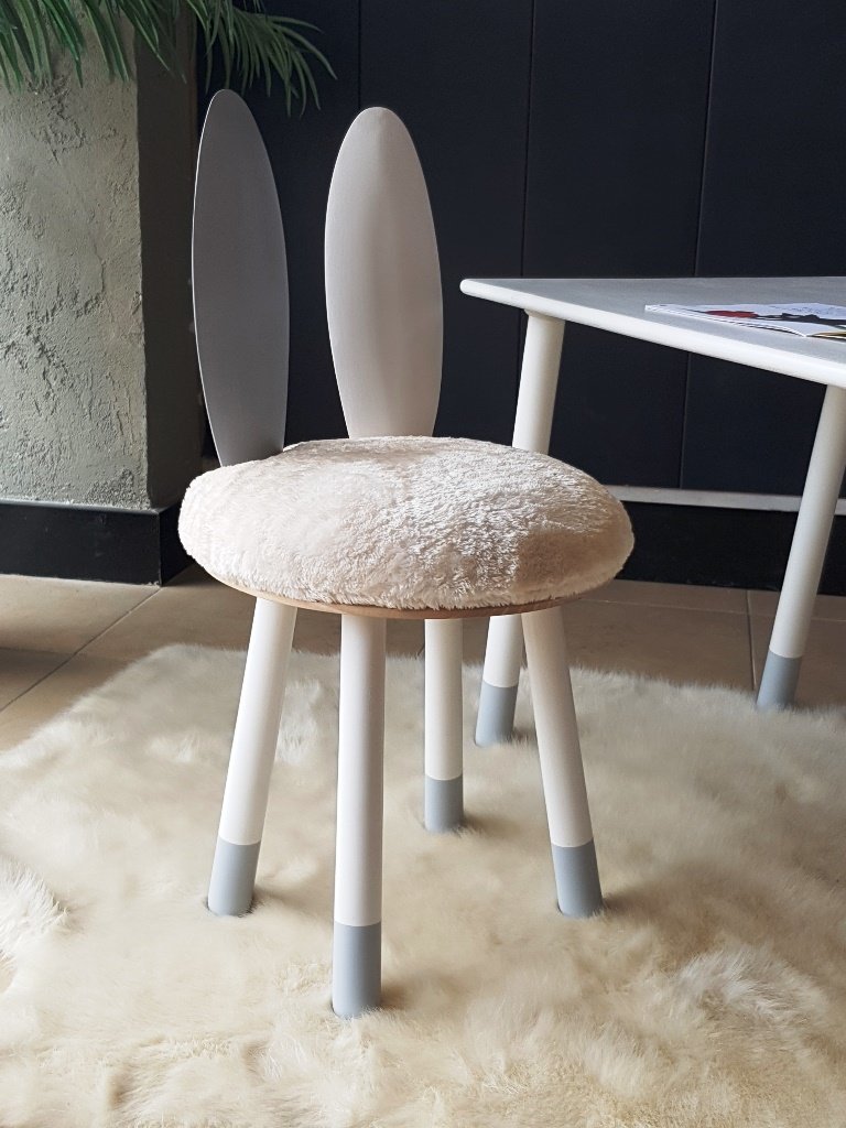 Büyük Tavşan Sandalye Masa Set